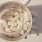 Boîtes de pilules blanches